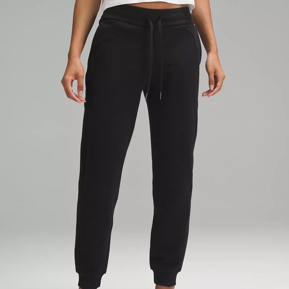 Lululemon Women's Black Jogger Pants
